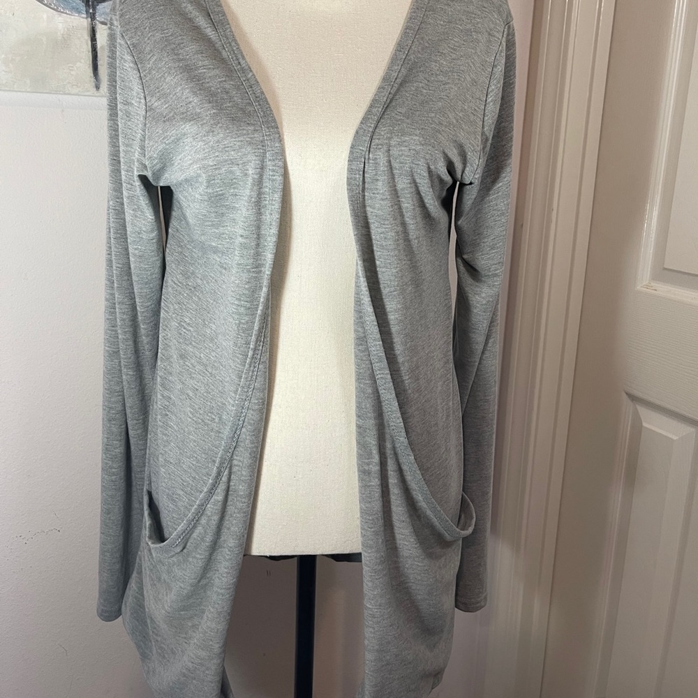 Gray cardigan with pockets